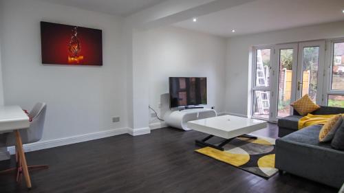 Ur City Pad - 4 bedrooms - 4 bathrooms - Somerset House - image 10