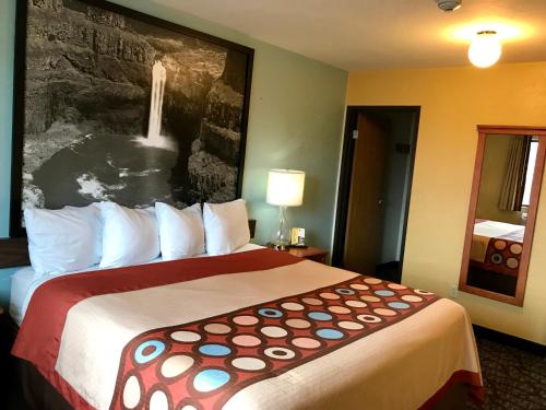 Super 8 by Wyndham Union Gap Yakima Area