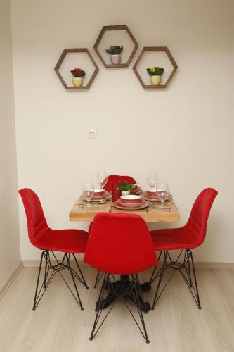 Pera Colour House - main image