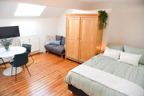  Charming Parisian studio in the heart of Brussels, Unterkunft in Brüssel
