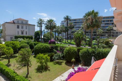SPACIOUS LUXURY APARTMENT 160m2