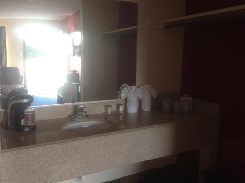 Classic Inn Early Photo 19