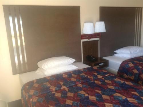 Classic Inn Early Photo 17