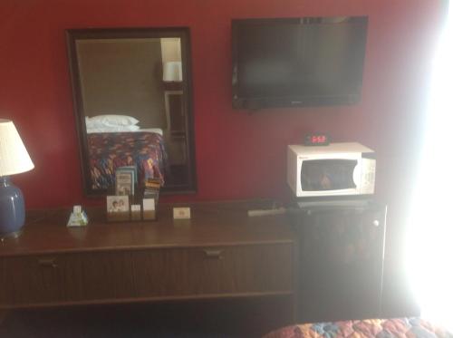 Classic Inn Early Photo 16