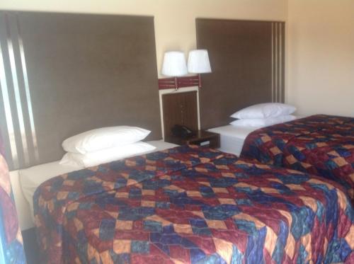 Classic Inn Early Photo 15