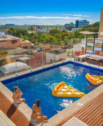 Nomads Hotel, Hostel & Rooftop Pool Cancun