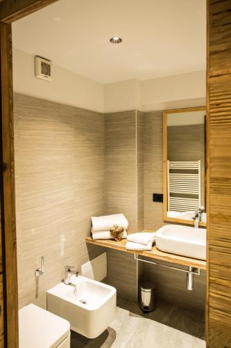 Alpine Rooms Guesthouse - image 9