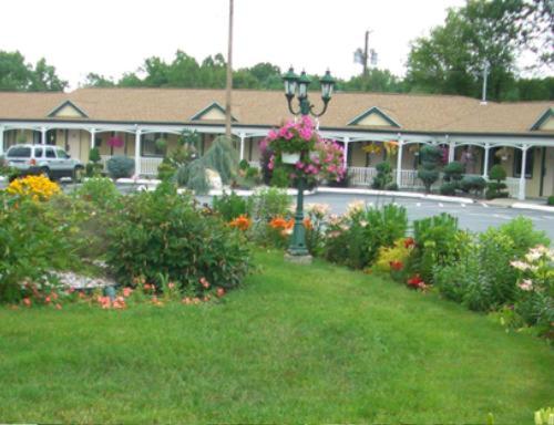 Cheshire Welcome Inn in Cheshire, USA