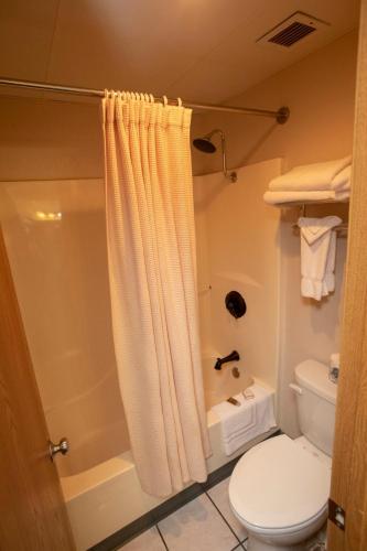 Queen Room with Spa Bath