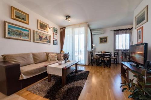  Apartment Lada in Supetar