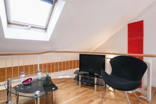 Comeback Apartment Central - image 11