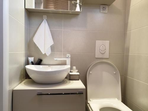 Apartment New Belgrade Home - image 11