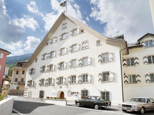 Casa Tödi Restaurant Hotel in Trun, Schweiz
