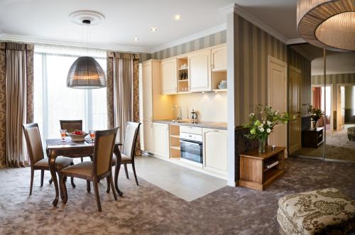 Ursula Royal Apartments - image 4