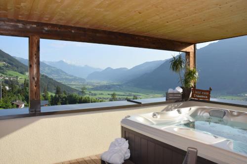 Three-Bedroom Apartment in Kaltenbach I