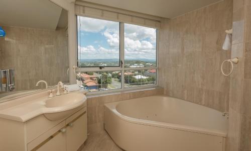 2nd Avenue Beachside Apartments - image 4