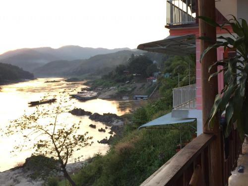 Balkon/terasa, Janh Ya Phone Guesthouse in Pakbeng