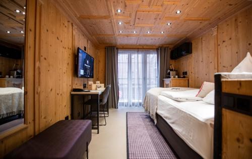 Single Room Chalet Style image 4