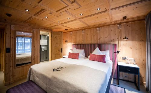 Superior Comfort Room image 7