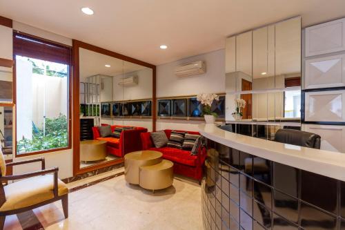 Vestibule, RedDoorz Plus @ CBD Bintaro in Bintaro