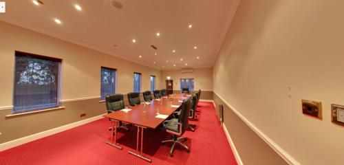 Consort Hotel - image 8