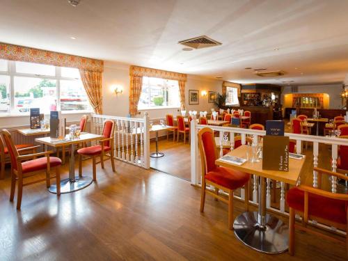 Consort Hotel - image 7
