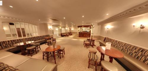 Consort Hotel - image 3