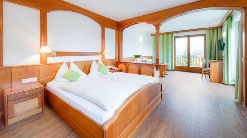 Golf-Tennis-Wellnesshotel Mori – Klopeiner See (Klopsteiner Lake), CA