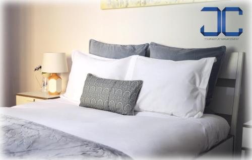 Riverside (with 3 Bedrooms) by JC, Porto