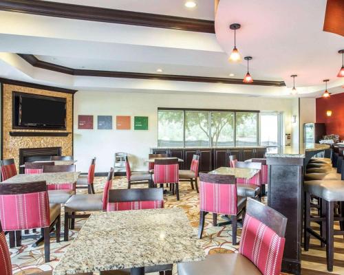 Comfort Suites Rock Hill - image 9