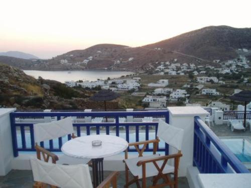 Rita's Place Hotel 3