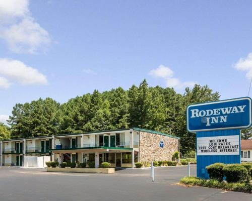 Rodeway Inn - image 5
