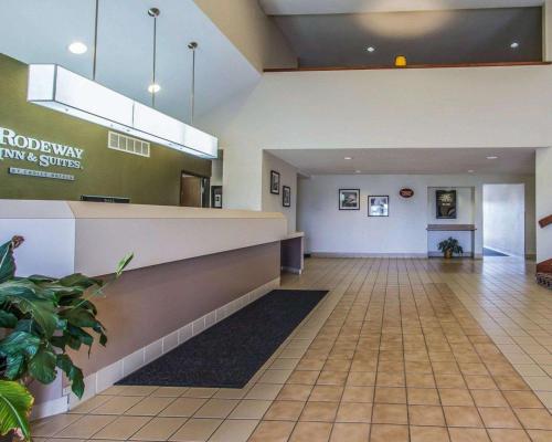 Rodeway Inn Fremont - image 9