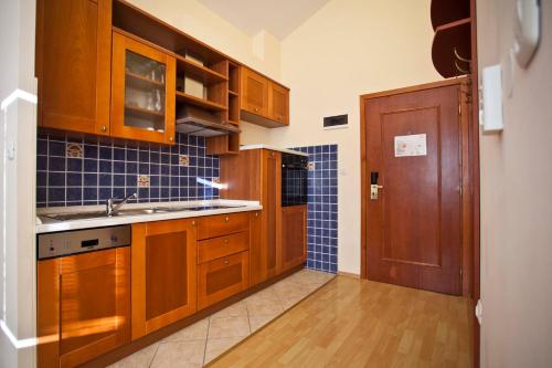 Comfort Studio  with Balcony (4 Adults)  image 3