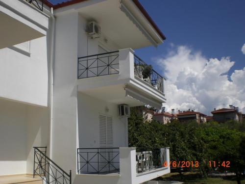 Apocalypsis Studios-Apartments