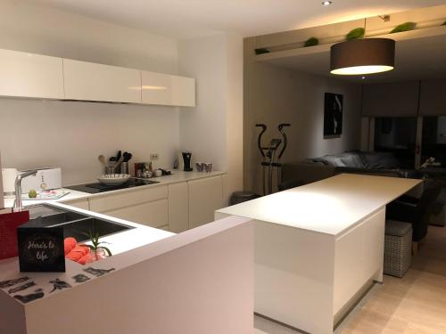 Home Bruges Cosy Comfort Modern Couple Privacy walking distance City center Kitchen Terrace Garden