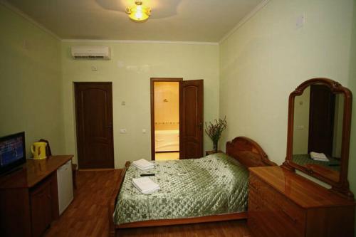 Imperia Hotel - image 2