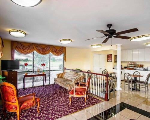 Econo Lodge - Prattville