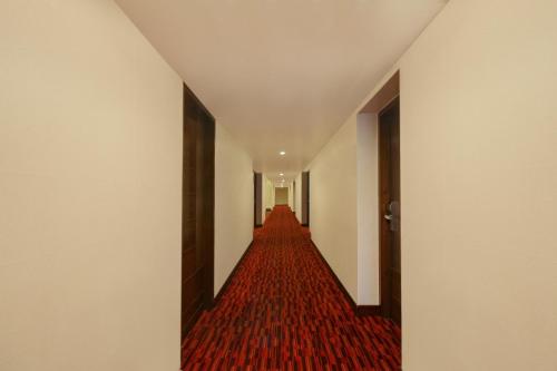 Monarch Luxur - Infantry Road – Bangalore, MN