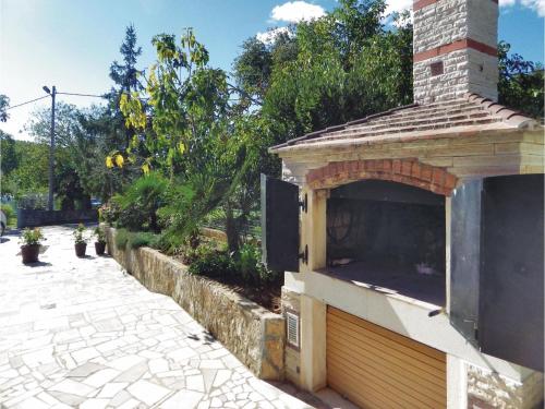  One-Bedroom Apartment in Putini in Šorići