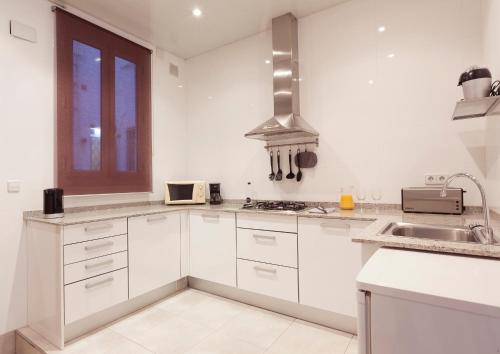 One-Bedroom Apartment image 10