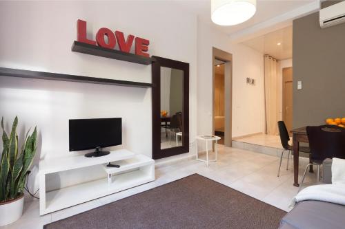 One-Bedroom Apartment image 8