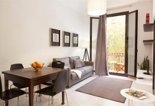 One-Bedroom Apartment image 7