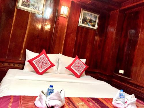Standard Double Room image 10
