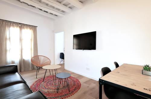 ClassBedroom Port Ramblas - main image