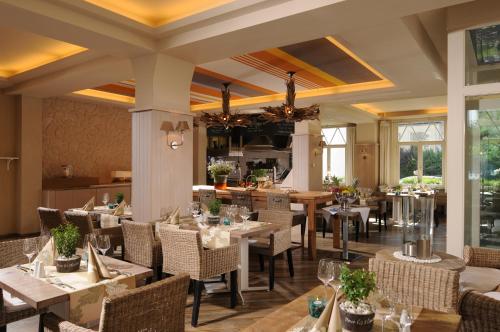 Restaurang, Hotel Vier Jahreszeiten Kühlungsborn in Ostseebad Kühlungsborn