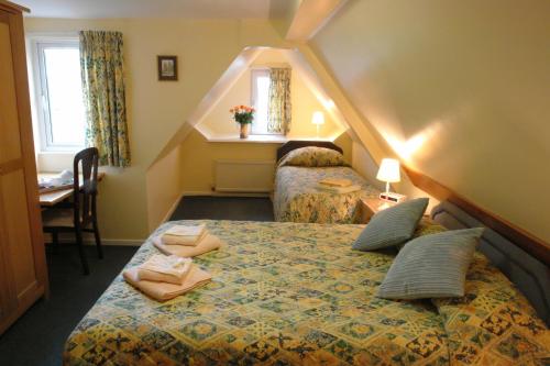 Midway Guest House - main image