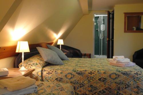 Midway Guest House - image 13