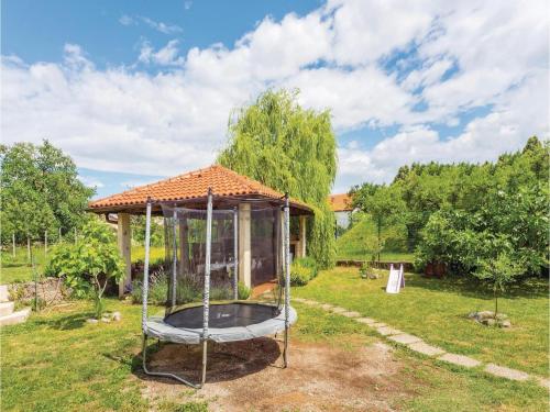  One-Bedroom Apartment in Viskovo in Viskovo
