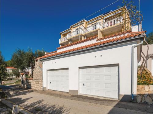  One-Bedroom Apartment in Posedarje in Posedarje